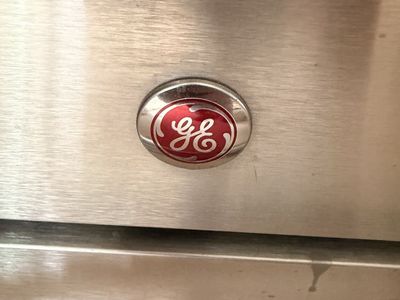 GE Café™ Series 30" Free-Standing Range w/ Baking Drawer $900 OBO