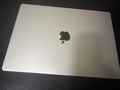 Apple MacBook Pro m5 silver