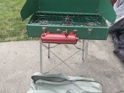 Coleman 426D 3 Burner stove with stand