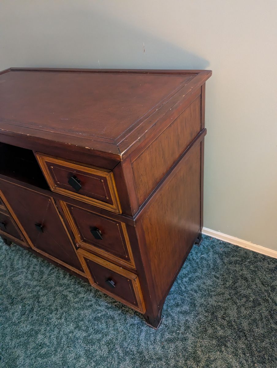 Dresser Fancy (2) 