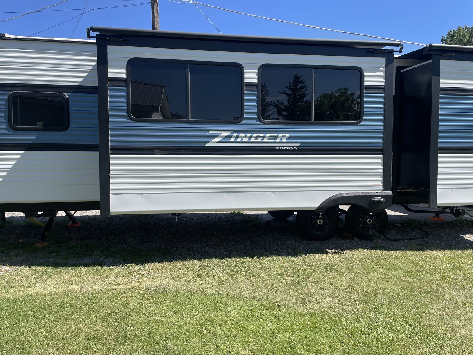 2025 CrossRoads Zinger Travel Trailer Bumper Pull