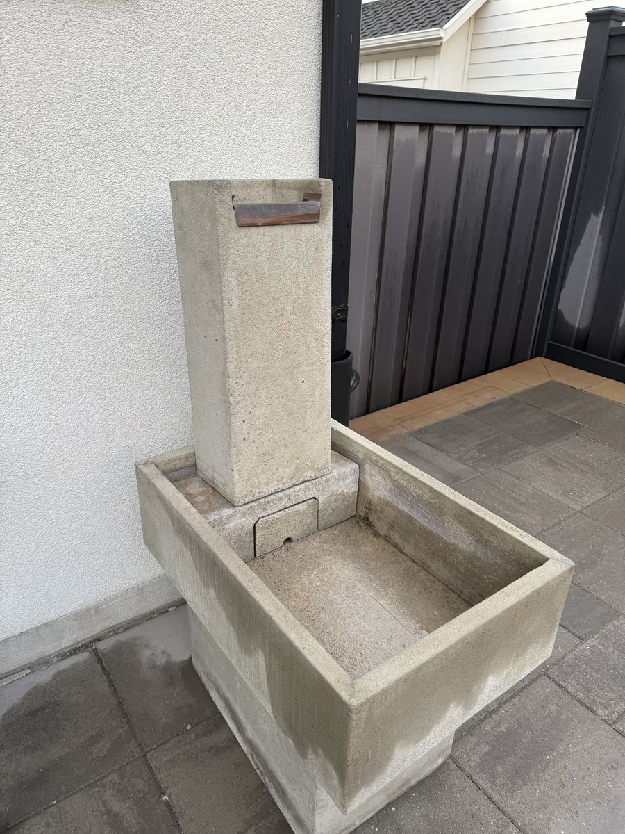 Cast Stone Outdoor Fountain – Heavy, Modern