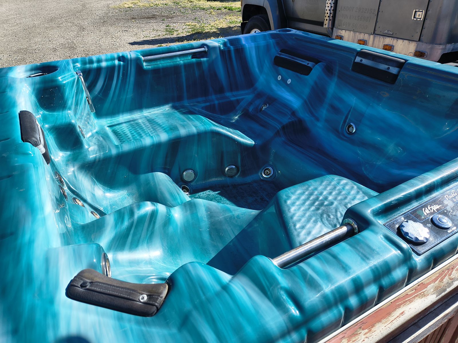 Hot Tub with damaged frame