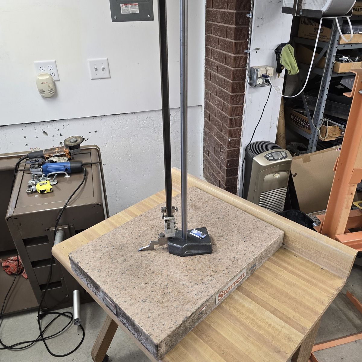 18x24 Starrett SURFACE PLATE & 24" HEIGHT GAGE