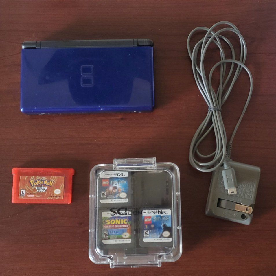 Nintendo DS Lite with games
