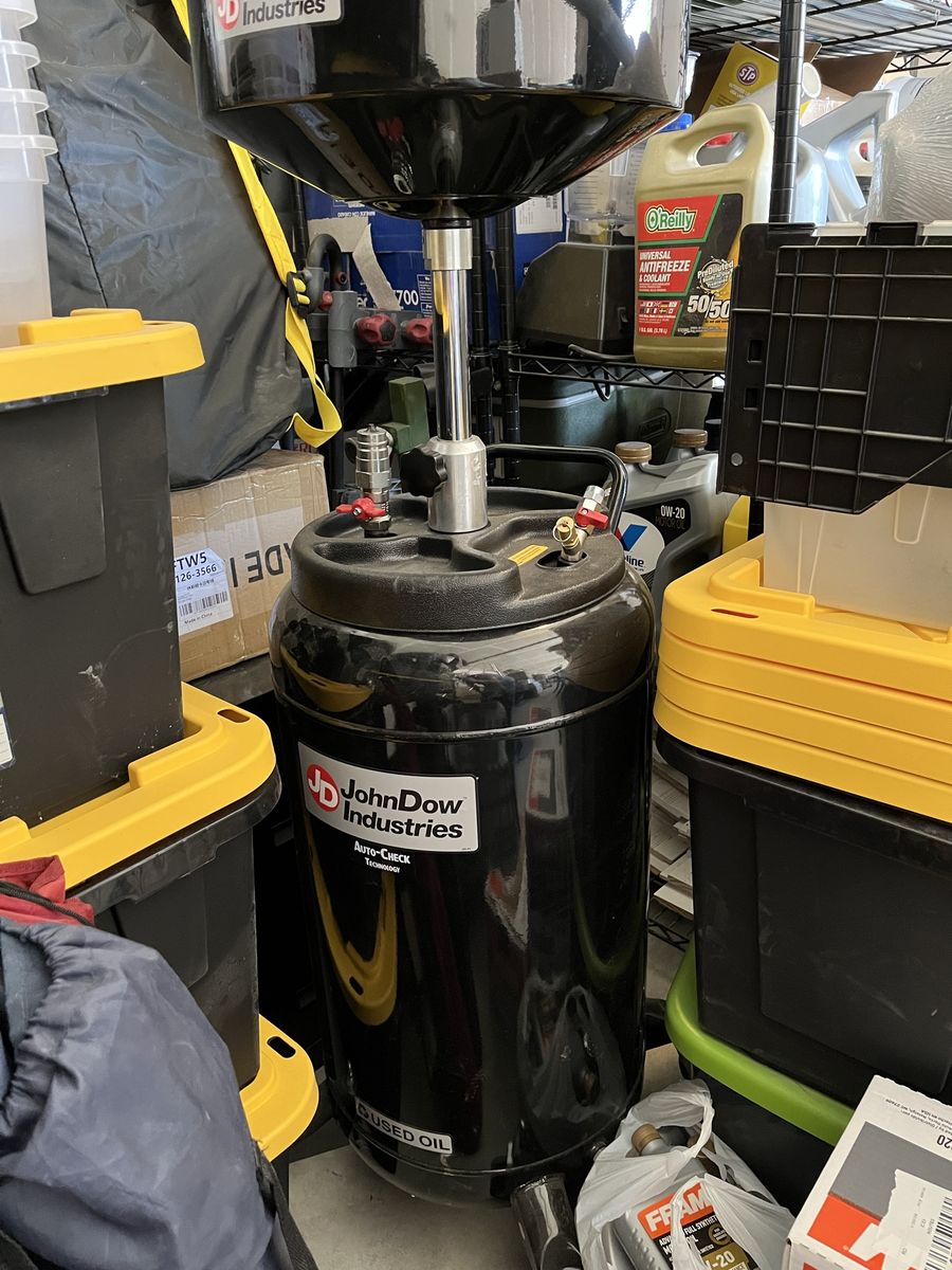 Oil drain tank