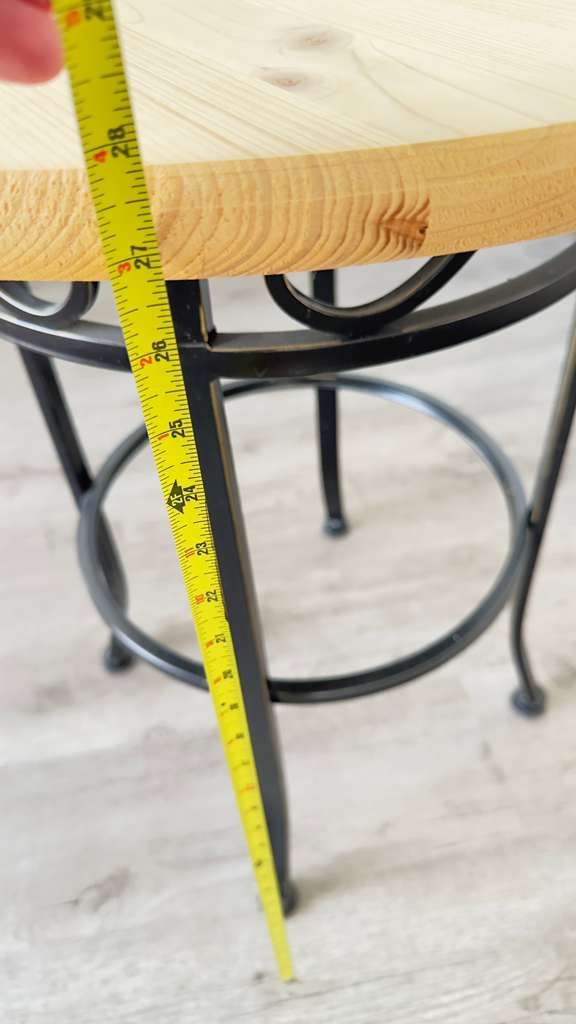 ROUD side table 28x23.5