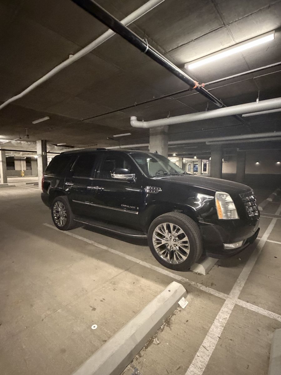 2008 Cadillac Escalade Standard