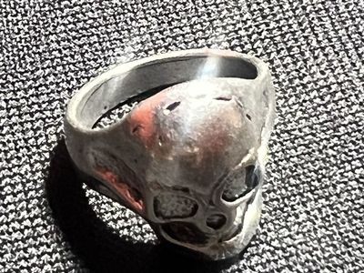 Skull Design Silver Tone Ring, Unique Fashion Accessory size7.5