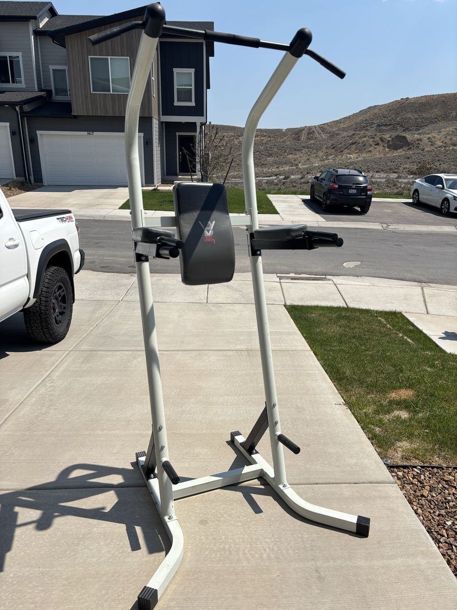 Body Vision PT1900 Power Tower Pull-Up Dip Station
