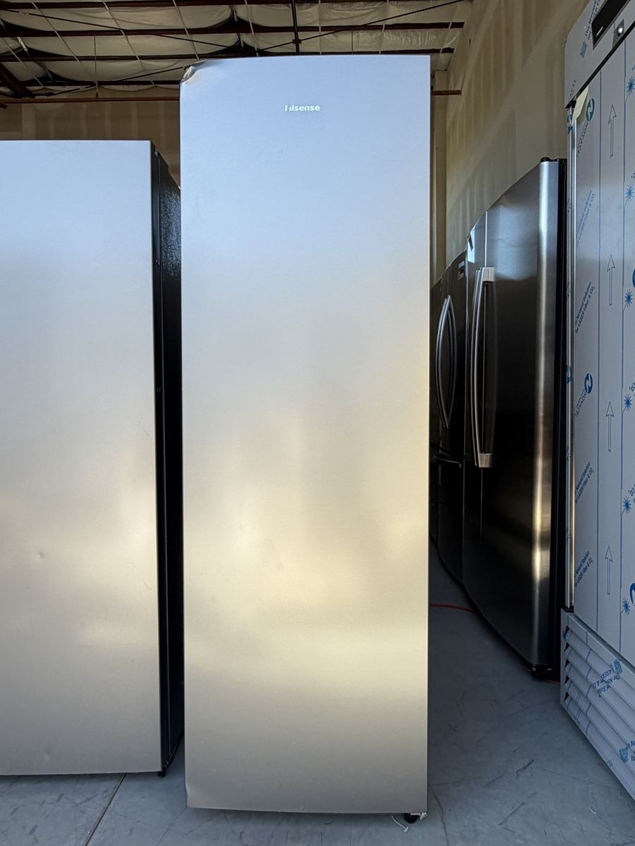 Hisense Upright Freezer NEW Scratch & Dent