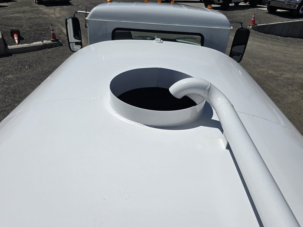 Main image 7