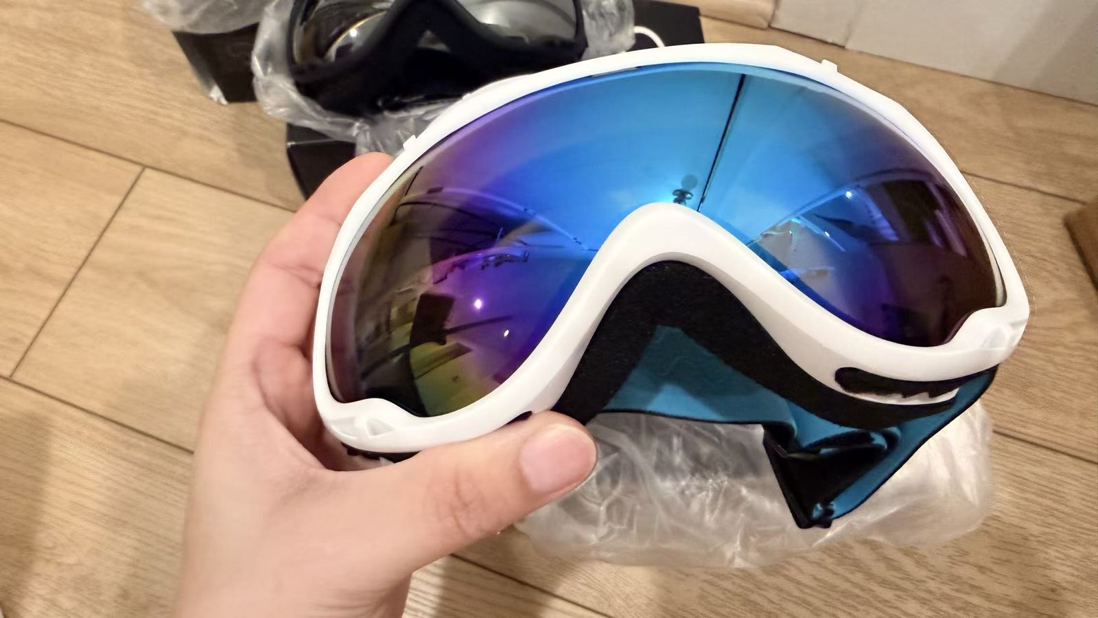 New in box multiple color goggles(10 left)