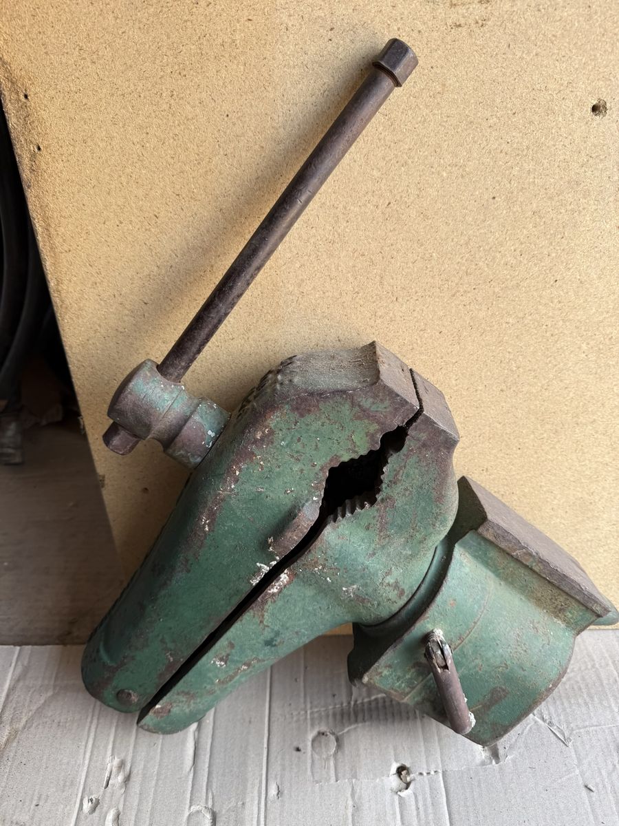 Vintage St. Anne Illinois Leg Vise - Antique Industrial Shop Tool with Patina