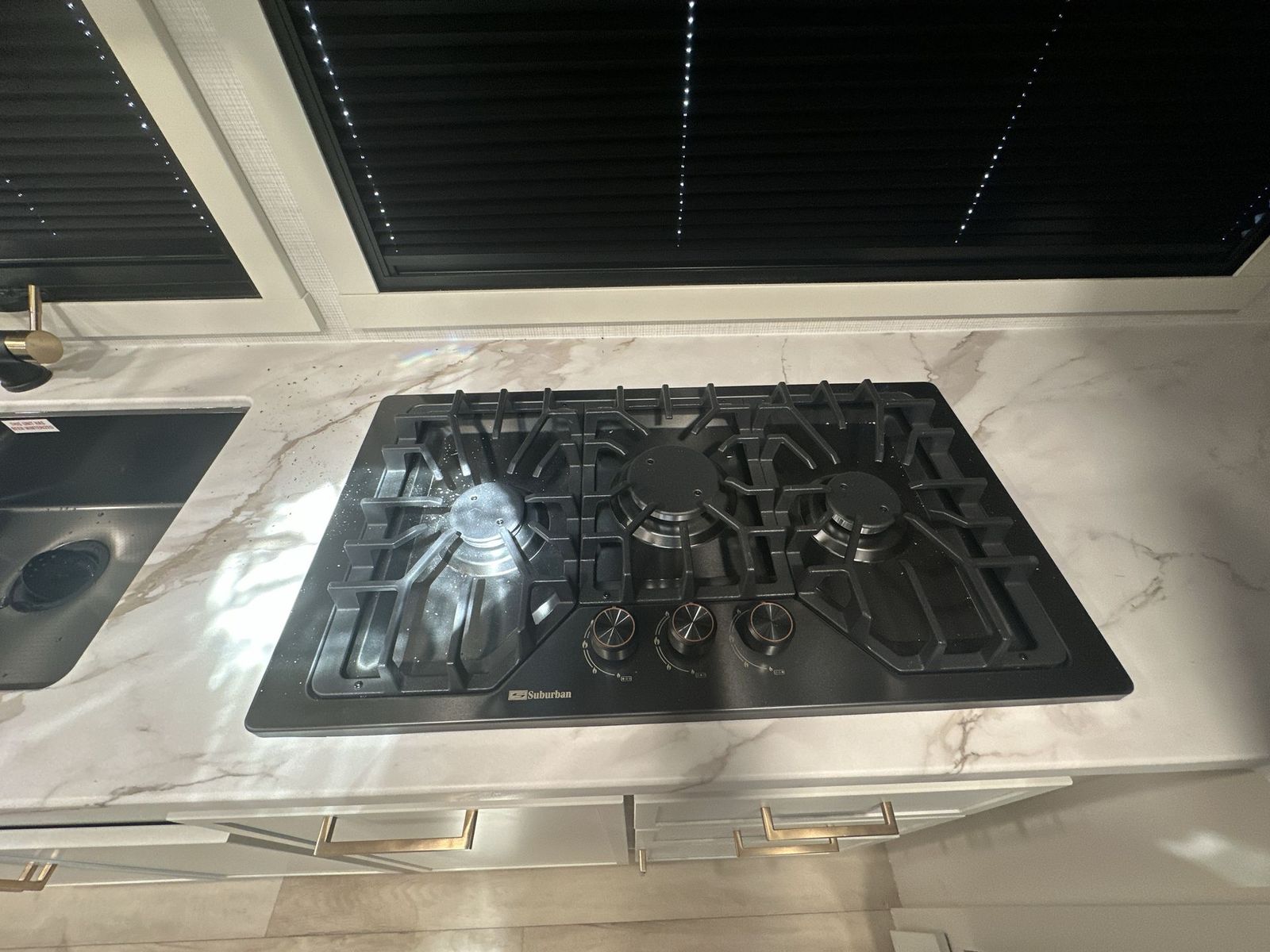 Main image 7