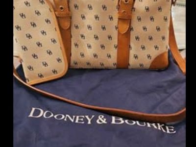 Dooney & Bourke purse