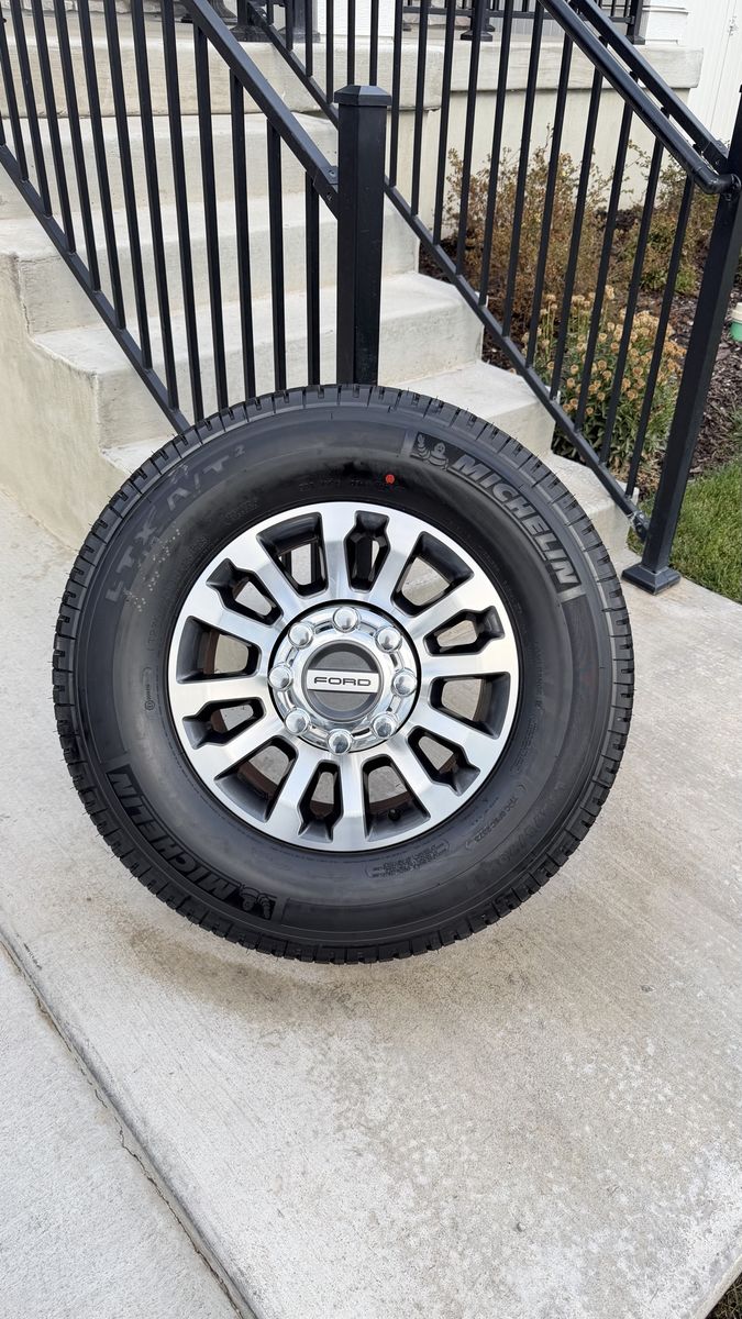Ford F350 Rims and Tires 275/70R18 Michelin LTX AT2 Load E