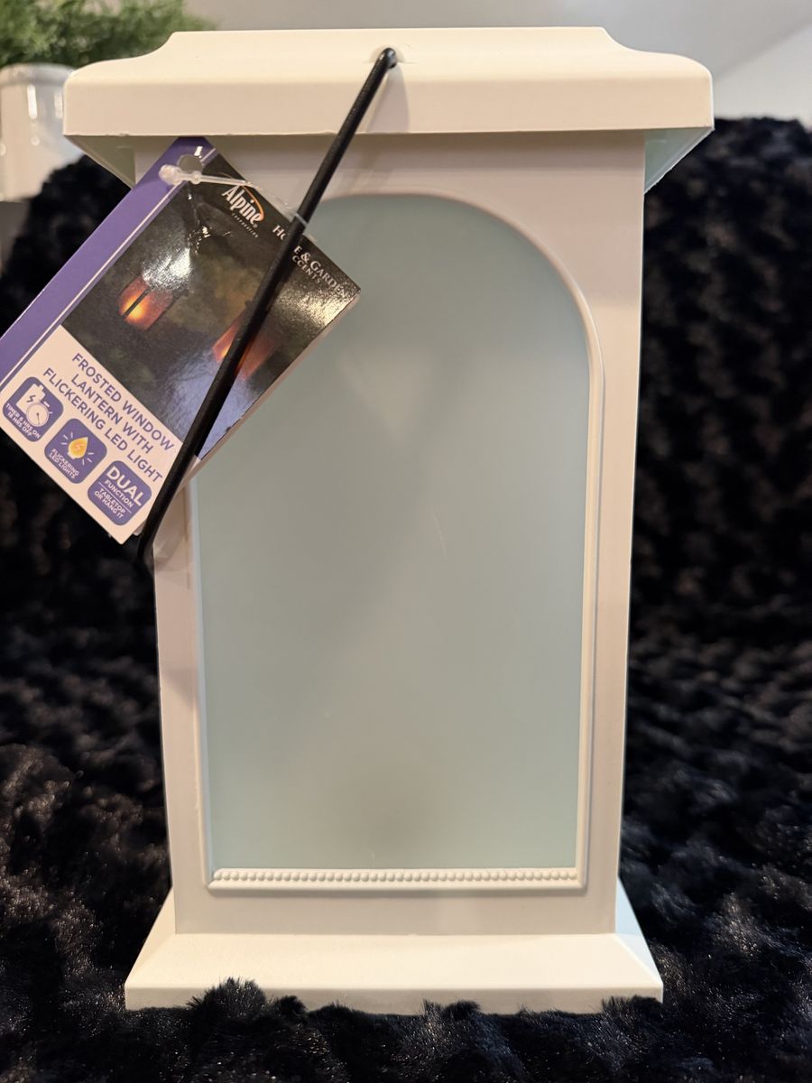 Alpine Home & Garden Frosted Window Lantern with Flickering LED Light - Dual Powered