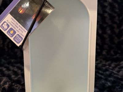 Alpine Home & Garden Frosted Window Lantern with Flickering LED Light - Dual Powered