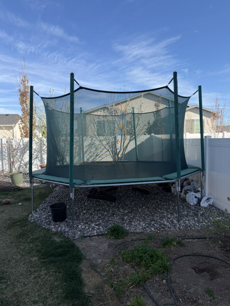 Heavy Duty Trampoline In excellent Condition