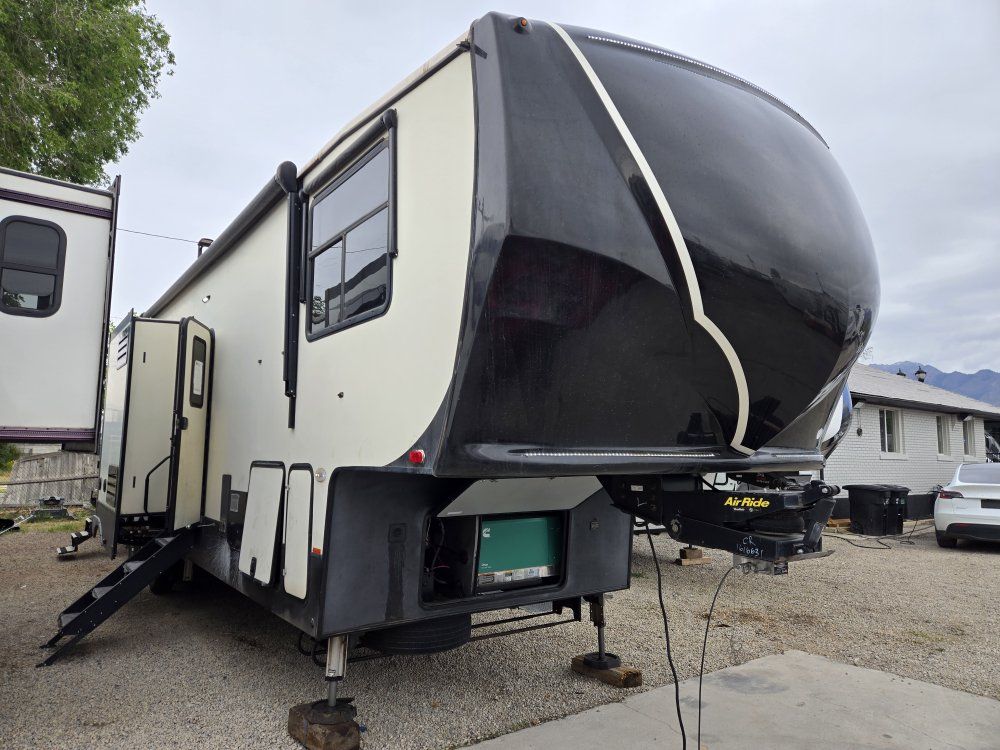 2019 Heartland Road Warrior 413 13 Foot Garage Toy Hauler