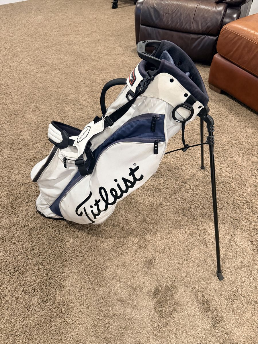 Titleist Stand Golf Bag White and Navy Blue Used