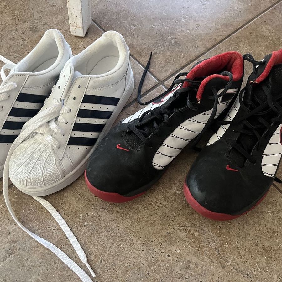 Boys size 7 shoes Nike