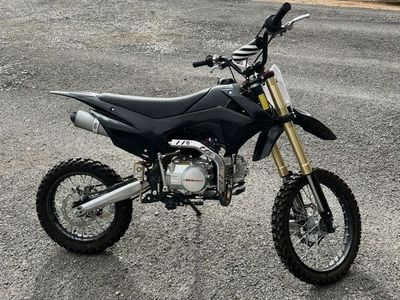 Syx Moto 125