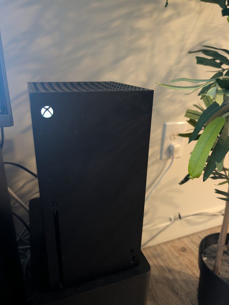 Xbox Series X 1TB SSD Console - Black, with Controller, Headset & 7 Games