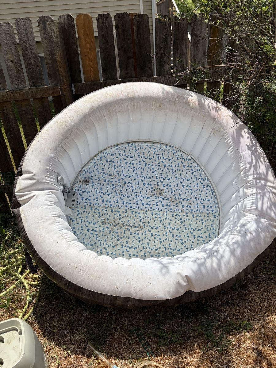 Coleman SaluSpa Bahamas 4-Person Inflatable Hot Tub - Wood Grain Design - Portable Spa