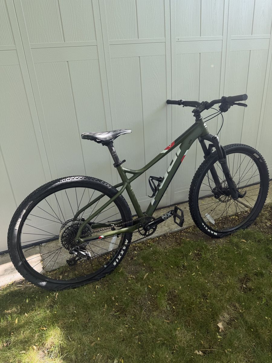 Fuji Tahoe Mountain Bike - Used