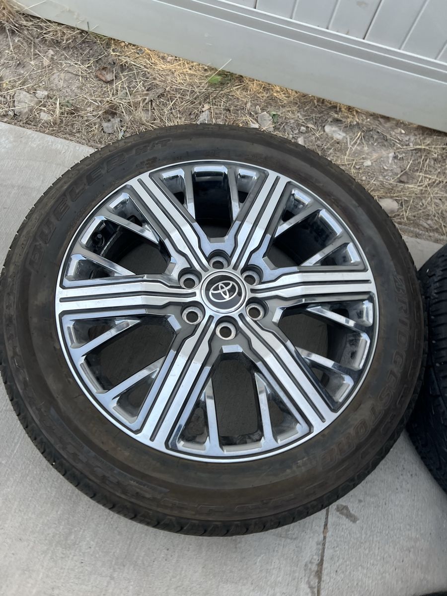 Toyota 22” on 265/50r22
