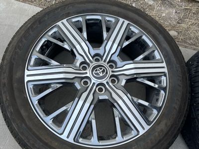 Toyota 22” on 265/50r22