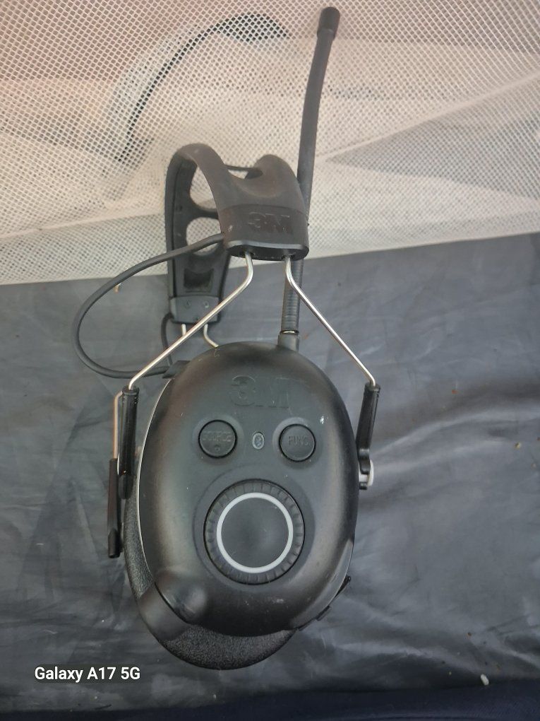 3M WorkTunes Connect Bluetooth Hearing Protection Earmuffs