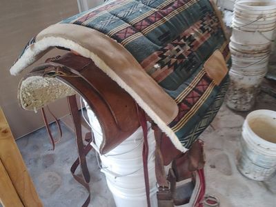 Colorado Denver Saddlery Saddle with saddle blanket
