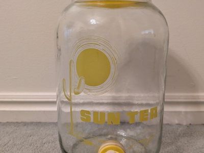 Sun Tea Glass Jar Dispenser with Cactus Design and Yellow Lid 1 gal
