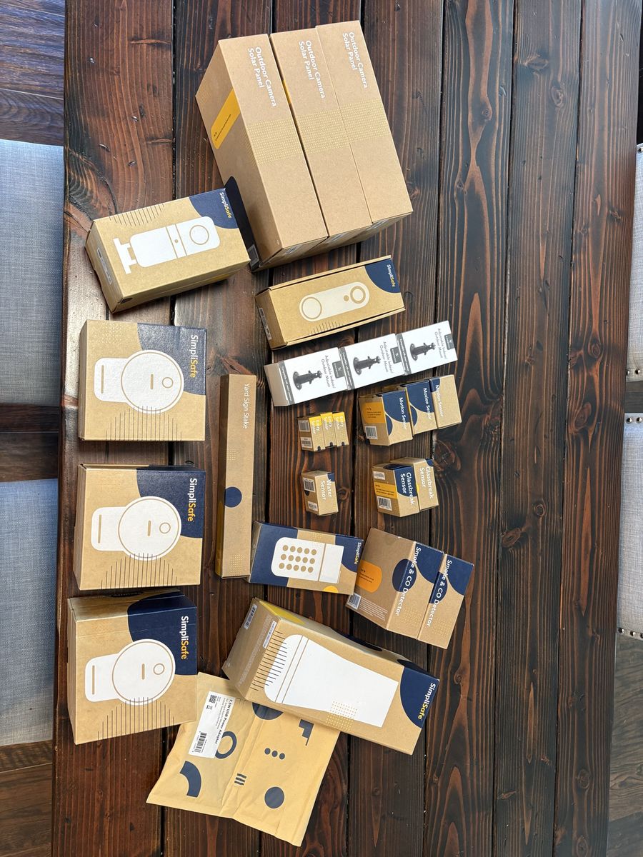 SimpliSafe Home Security System 25 piece  