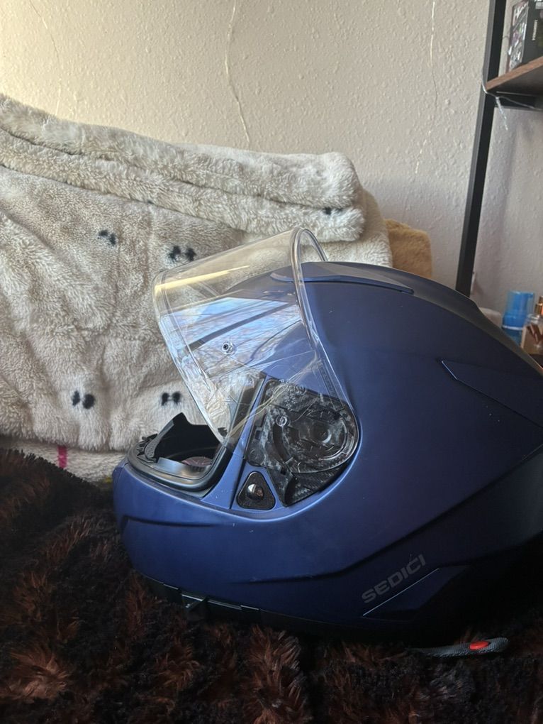 Sedici Strada 2 motorcycle helmet