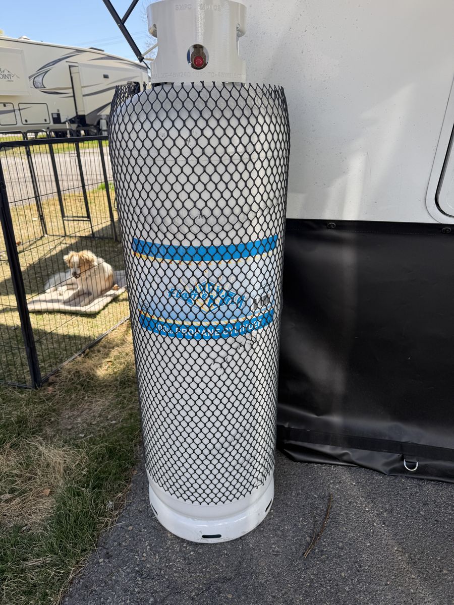 Almost NEW Flame King - 100 lb. Propane Tank