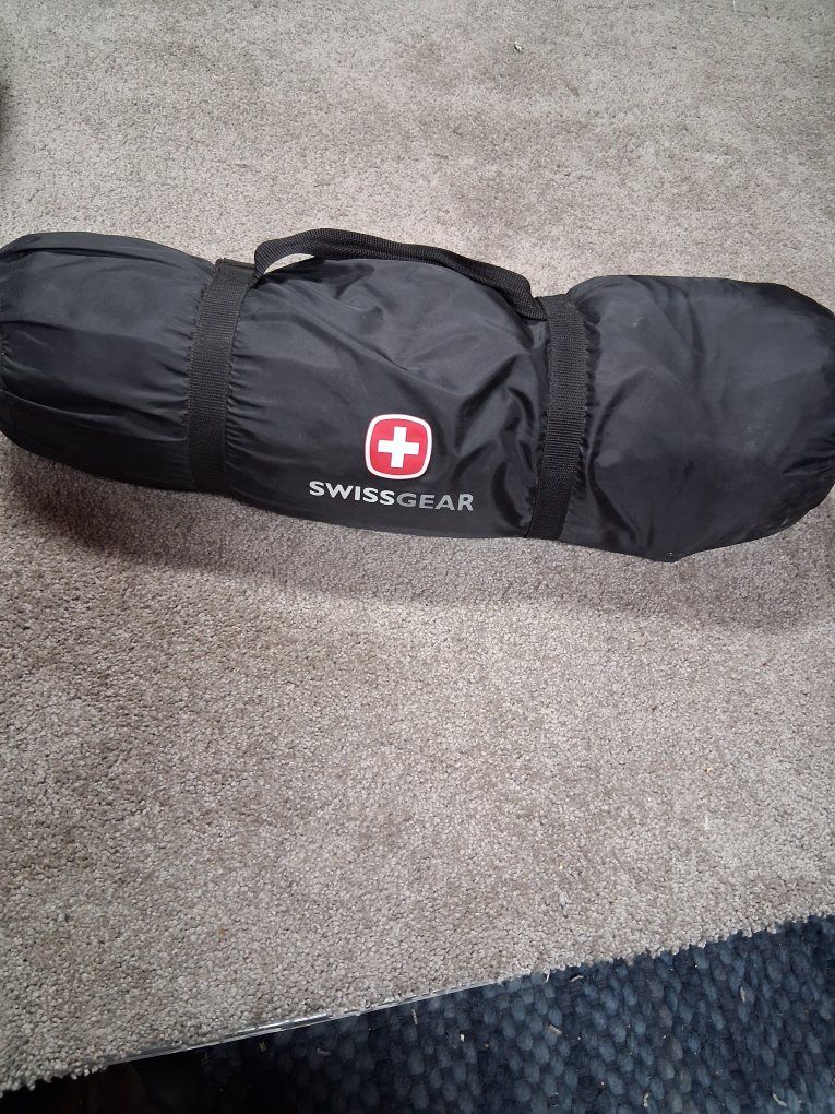 Swiss Grear Clean 2 to 3 Man Camping Tent Nice!