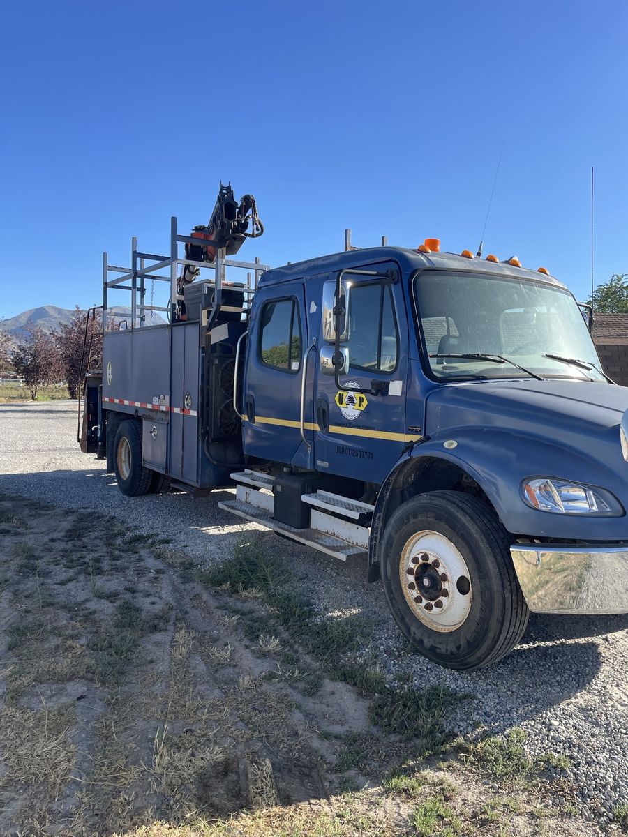 2003 Freightliner Utility Truck w/ Palfinger PK9501 Crane, Grappling Hook, 329k Miles