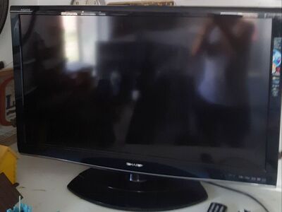 40" Aquos blu-ray disc player