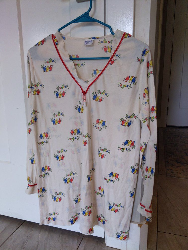 Vintage late 1970s to early 80s Carole L Nightgown/Pajama Top - Colorful Birds Print, 80% Acetate, 20% Nylon, Red Trim