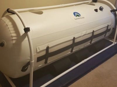 Summit to sea Hyperbaric chamber with AirSep NewLife 10 Oxygen Concentrator fits two adults!!