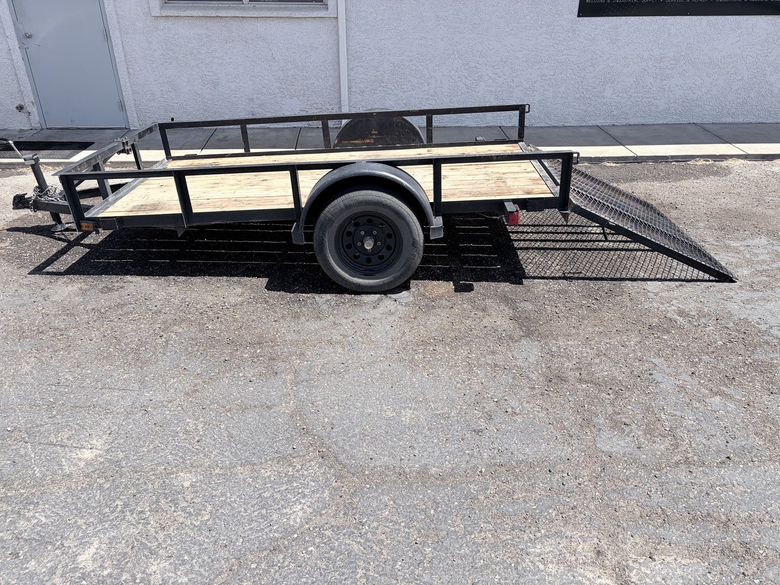 Main image 3