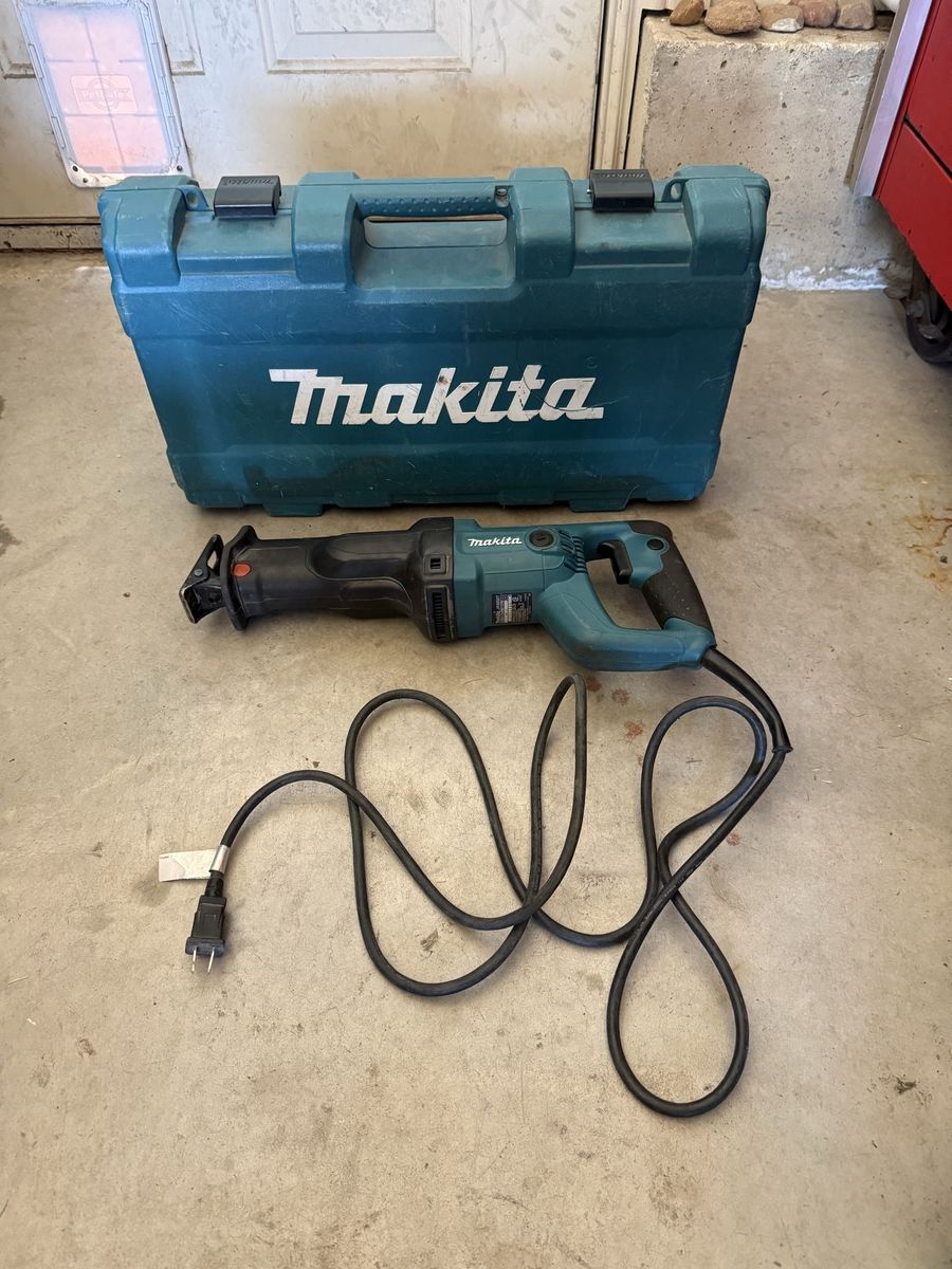 Makita Sawzall Reciprocating Saw JR3050T