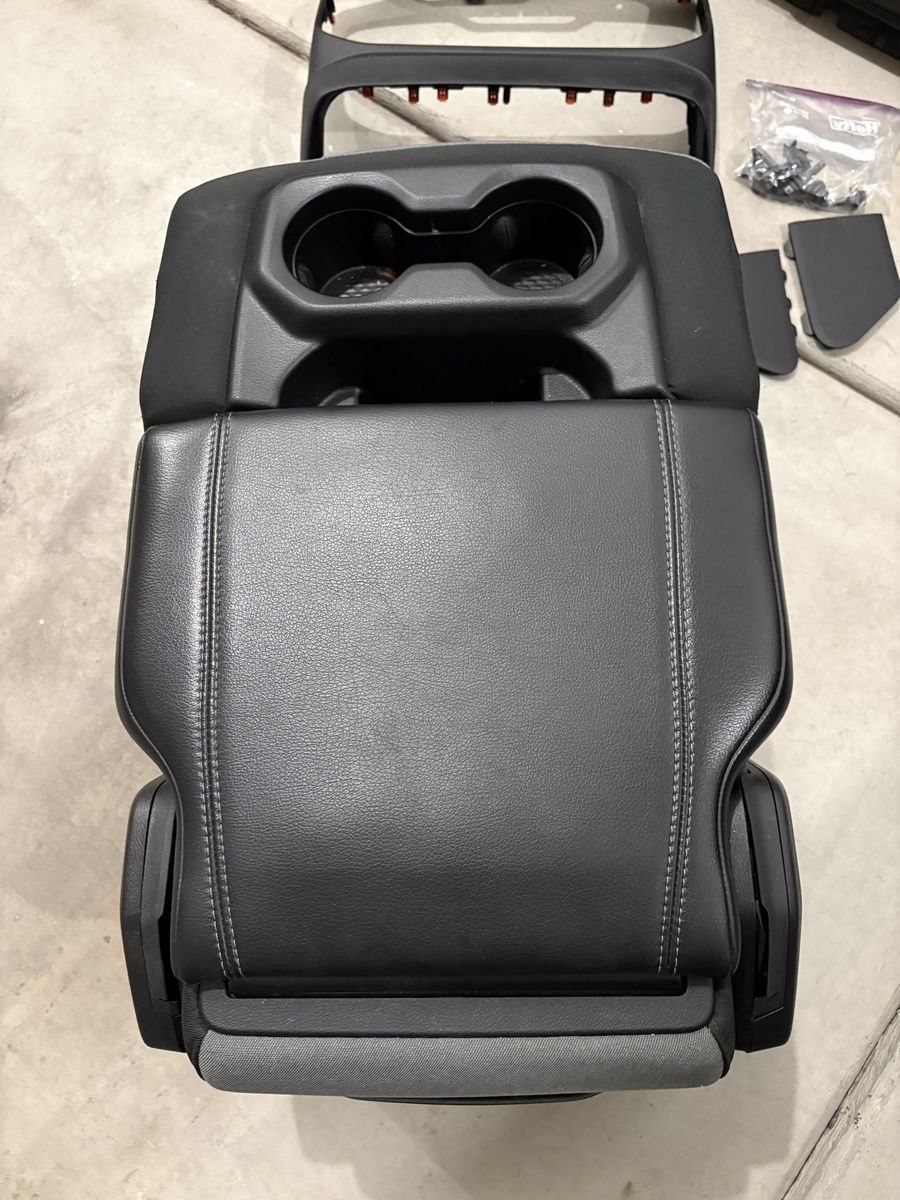 2019-2025 Ram 1500 center seat