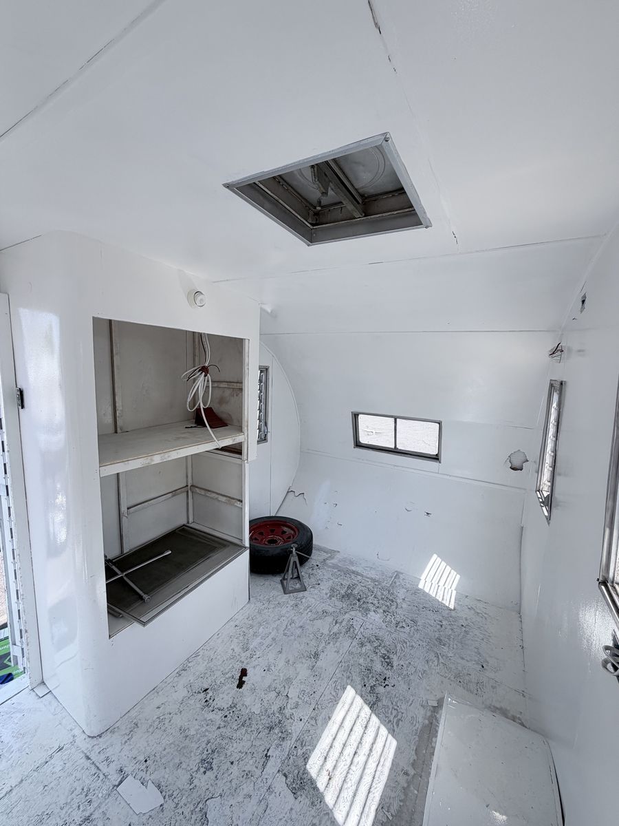 Main image 12