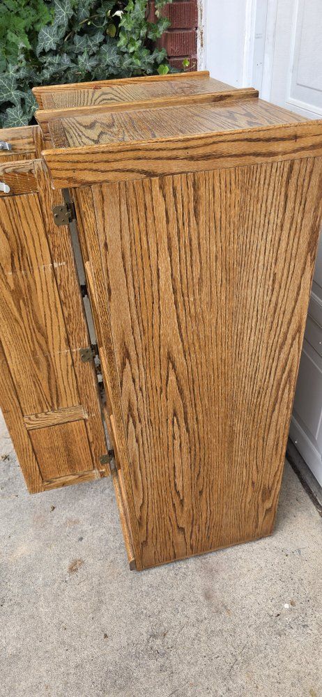 Free - narrow cabinets with wheels and 4 shelves on rollers
