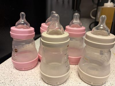 MAM Easy Start Anti-Colic Baby Bottles 5oz - Lot of 5 (Pink & Neutral)